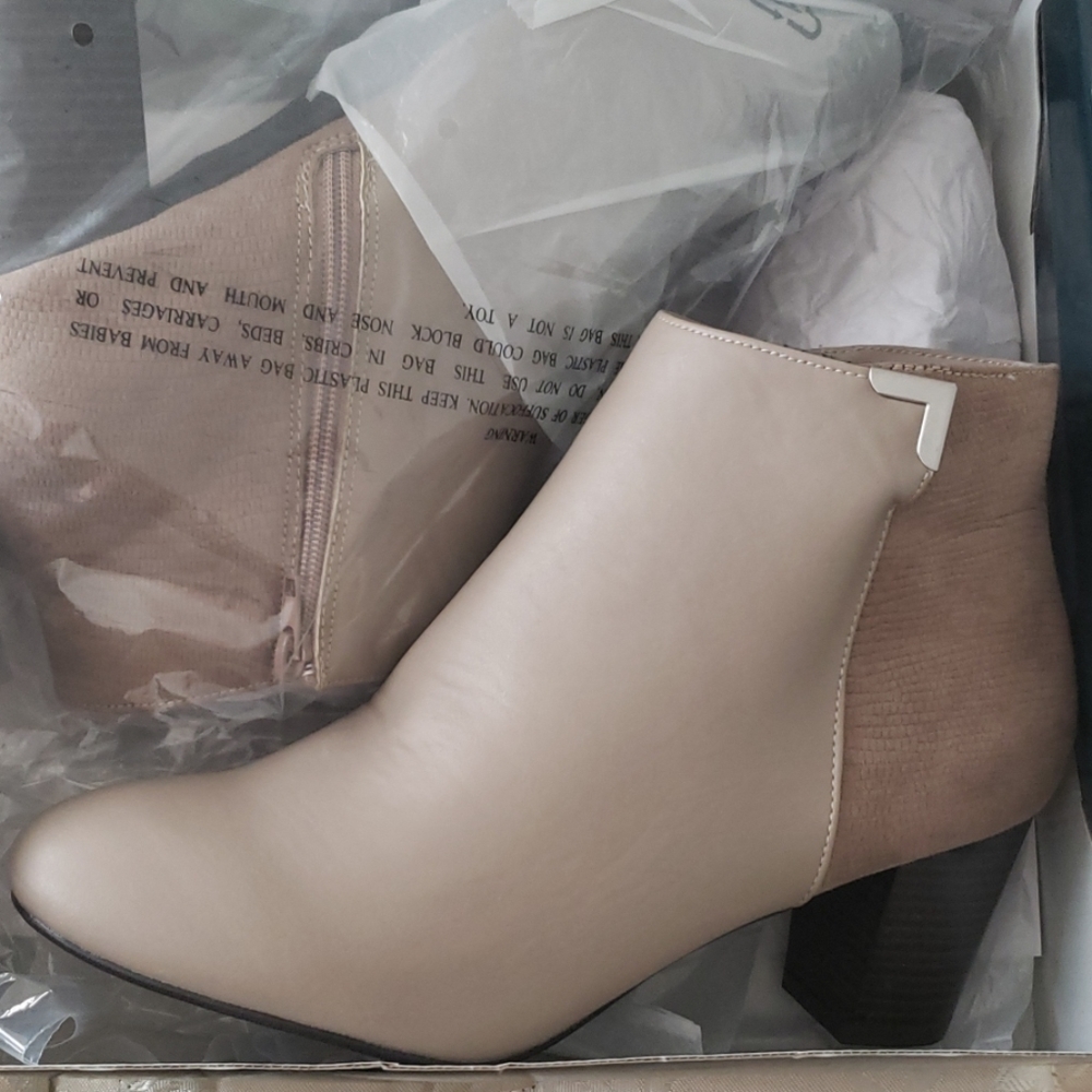 Karen Scott Gahriet Booties